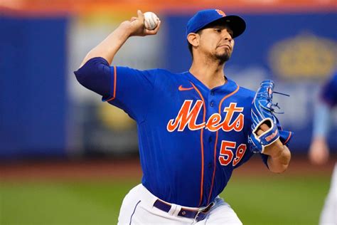 Mets place starting pitcher Carlos Carrasco on waivers: reports